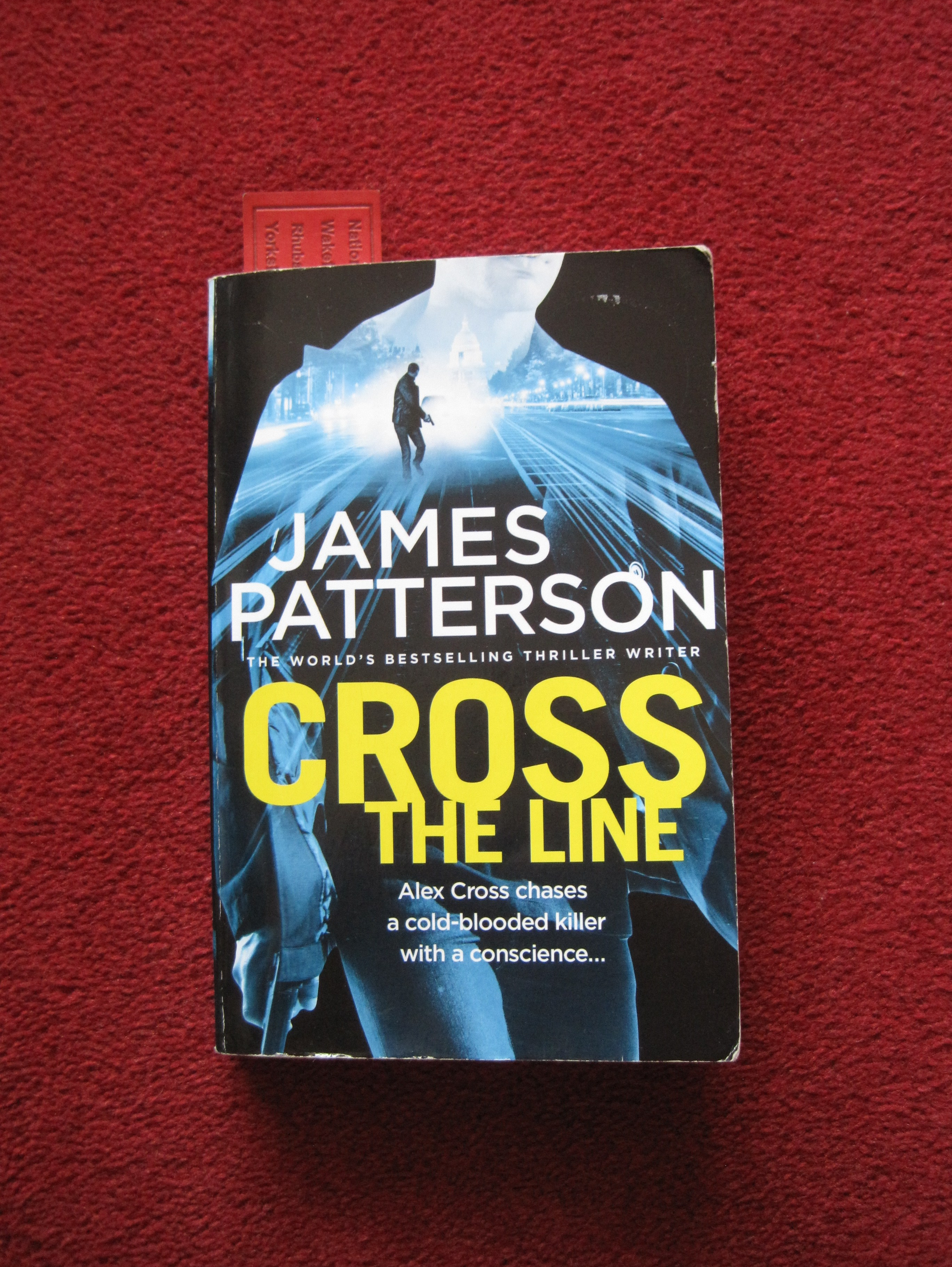 Cross The Line - photo by Juliamaud